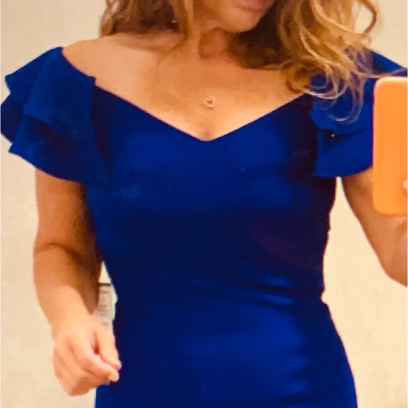 Beautiful blue gown Betsey and Adam size 4 . So pretty mermaid fit… NWT 💙 - Picture 3 of 16